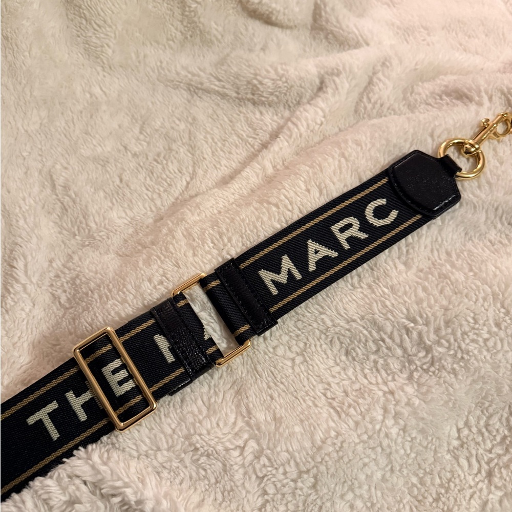 Marc Jacobs Black and Gold guitar style strap - Picture 5 of 5